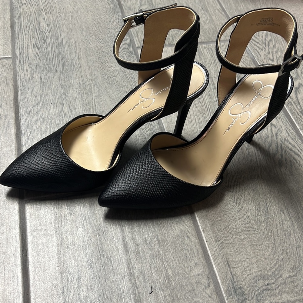 Size 9M Jessica Simpson black stilettos. - Picture 4 of 6